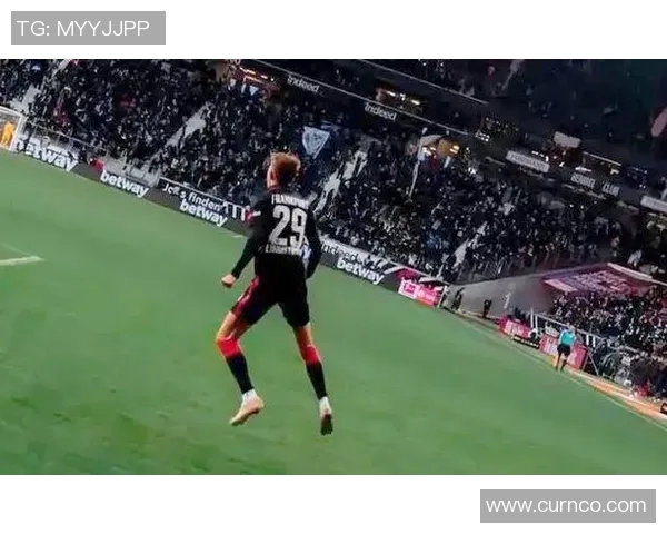 丹麦足球明星崛起之路揭示了他们在国际赛场上的辉煌成就与未来潜力 丹麦足球明星崛起之路揭示了他们在国际赛场上的辉煌成就与未来潜力